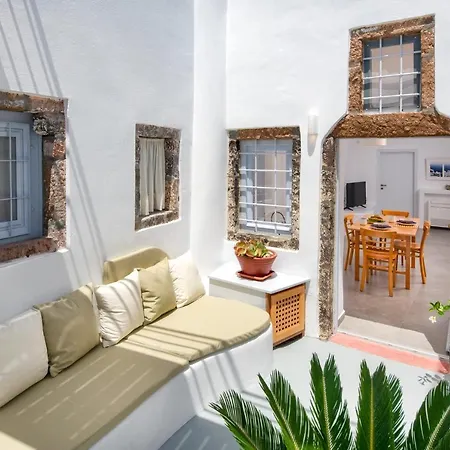 Petit Village Fira  Exterior photo